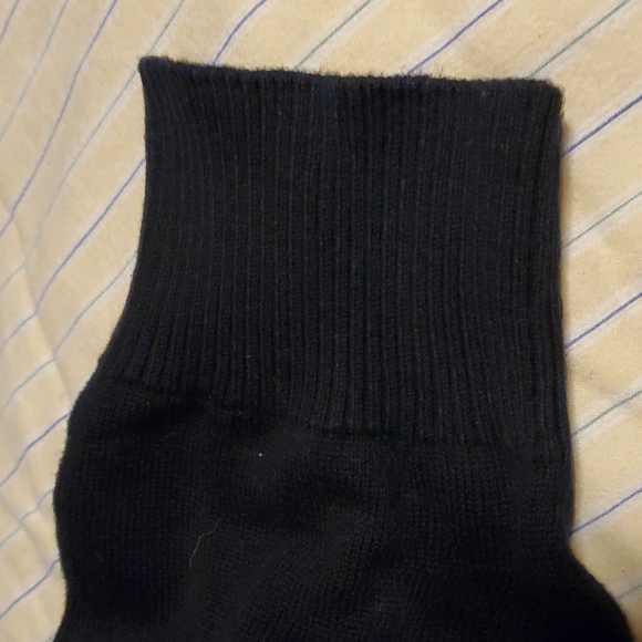 Black and Gray sweater - Picture 7 of 12